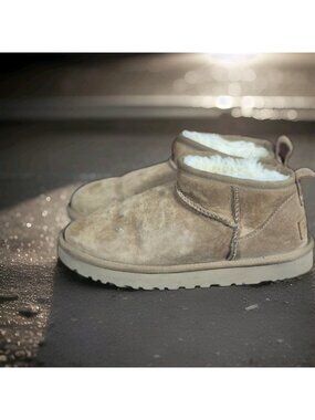 UGG Ultra Mini Classic Fall Winter Boot Tan Women's Size 6
